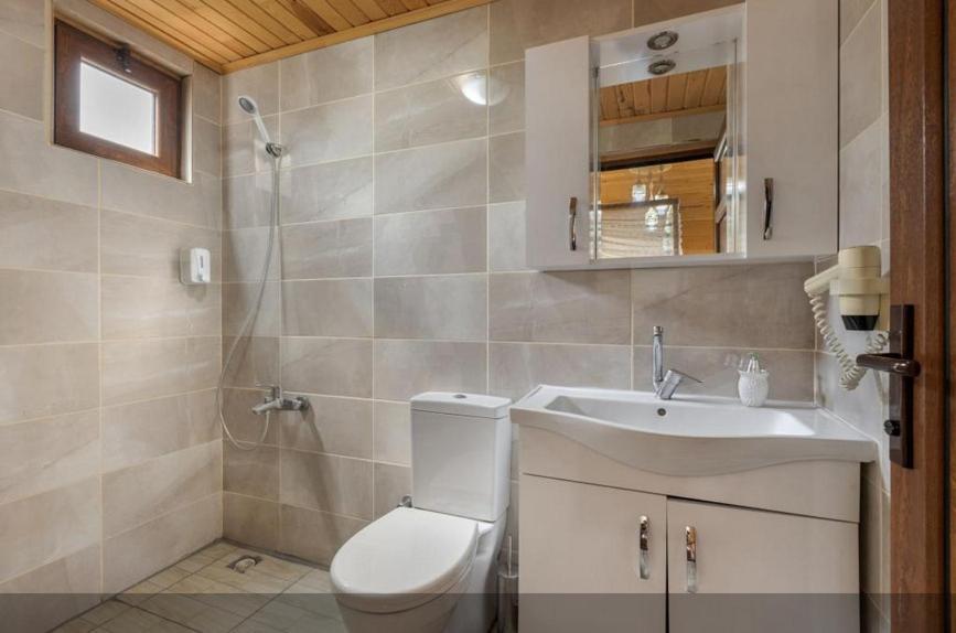 Appartement Flora Pansiyon Çıralı à Kemer Extérieur photo