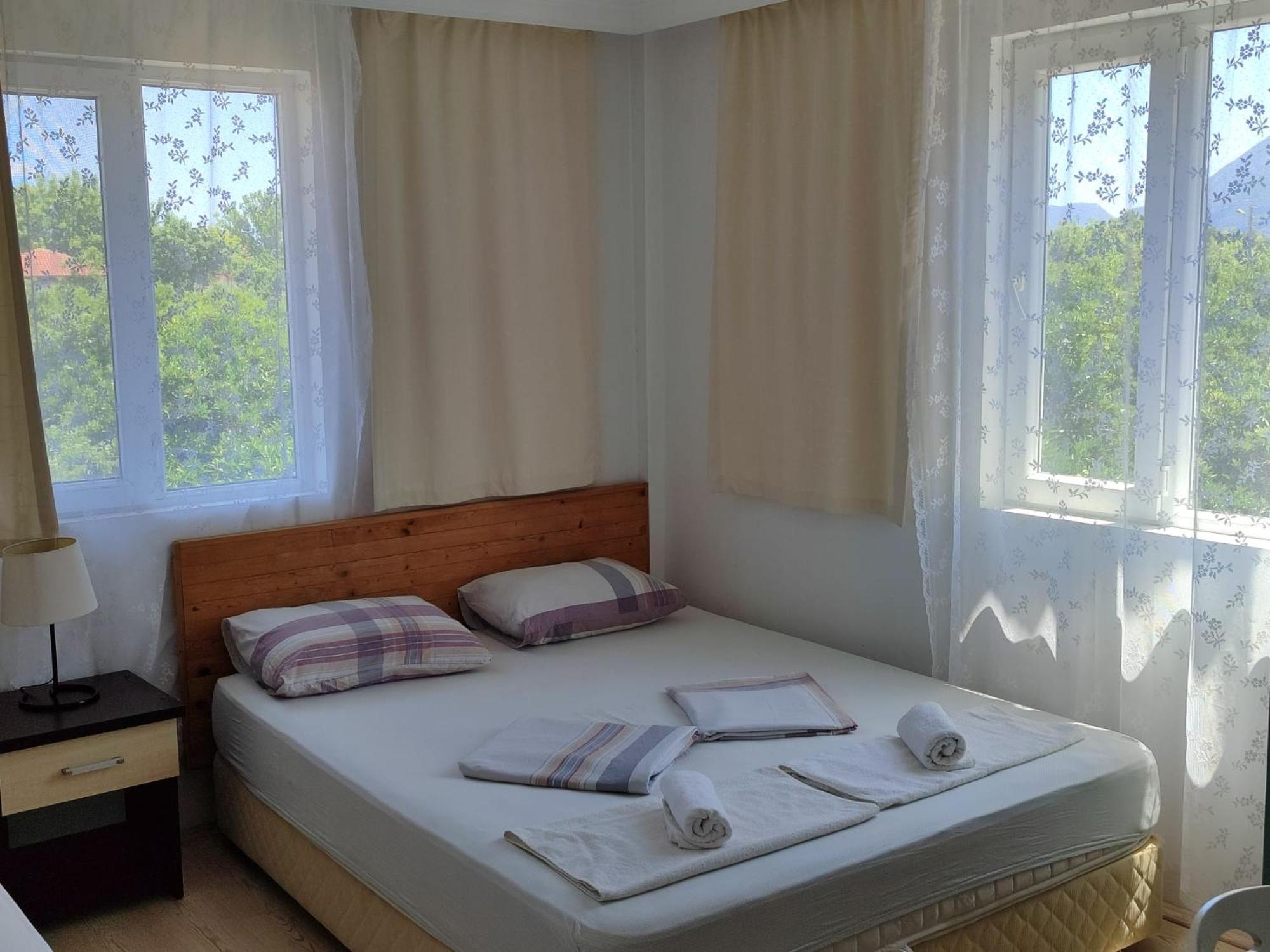 Appartement Flora Pansiyon Çıralı à Kemer Extérieur photo